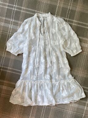 Sundance white floral appliqué 3/4 balloon sleeve dress L